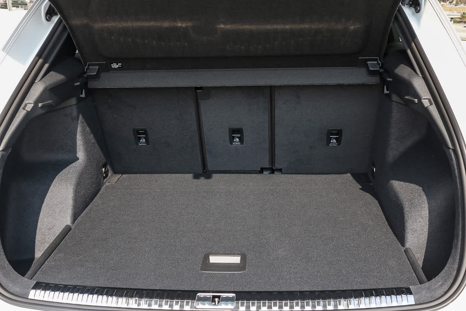 Thumbnail: 2025 Audi Q3 - 38