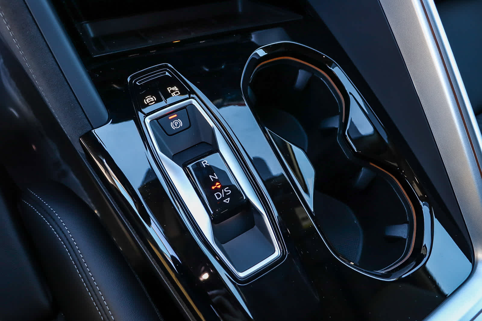 Thumbnail: 2025 Audi SQ5 - 24