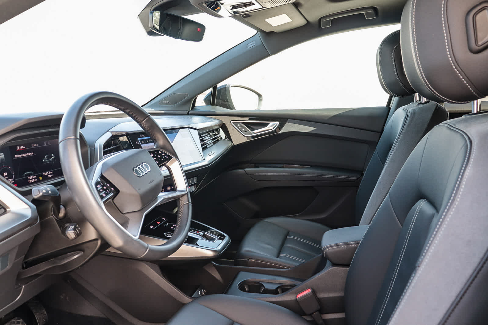 Thumbnail: 2023 Audi Q4 e-tron - 23