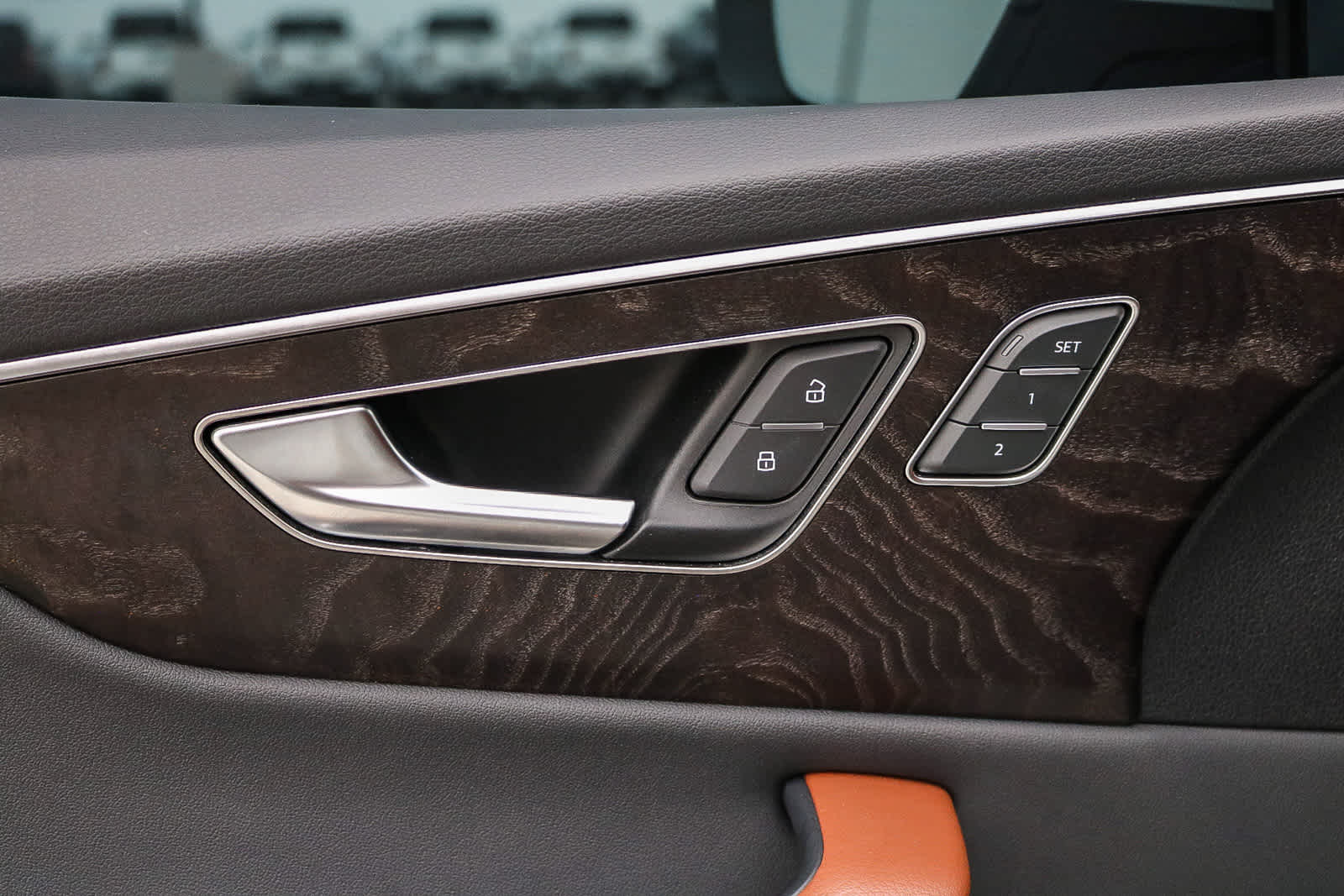 Thumbnail: 2023 Audi Q8 - 32