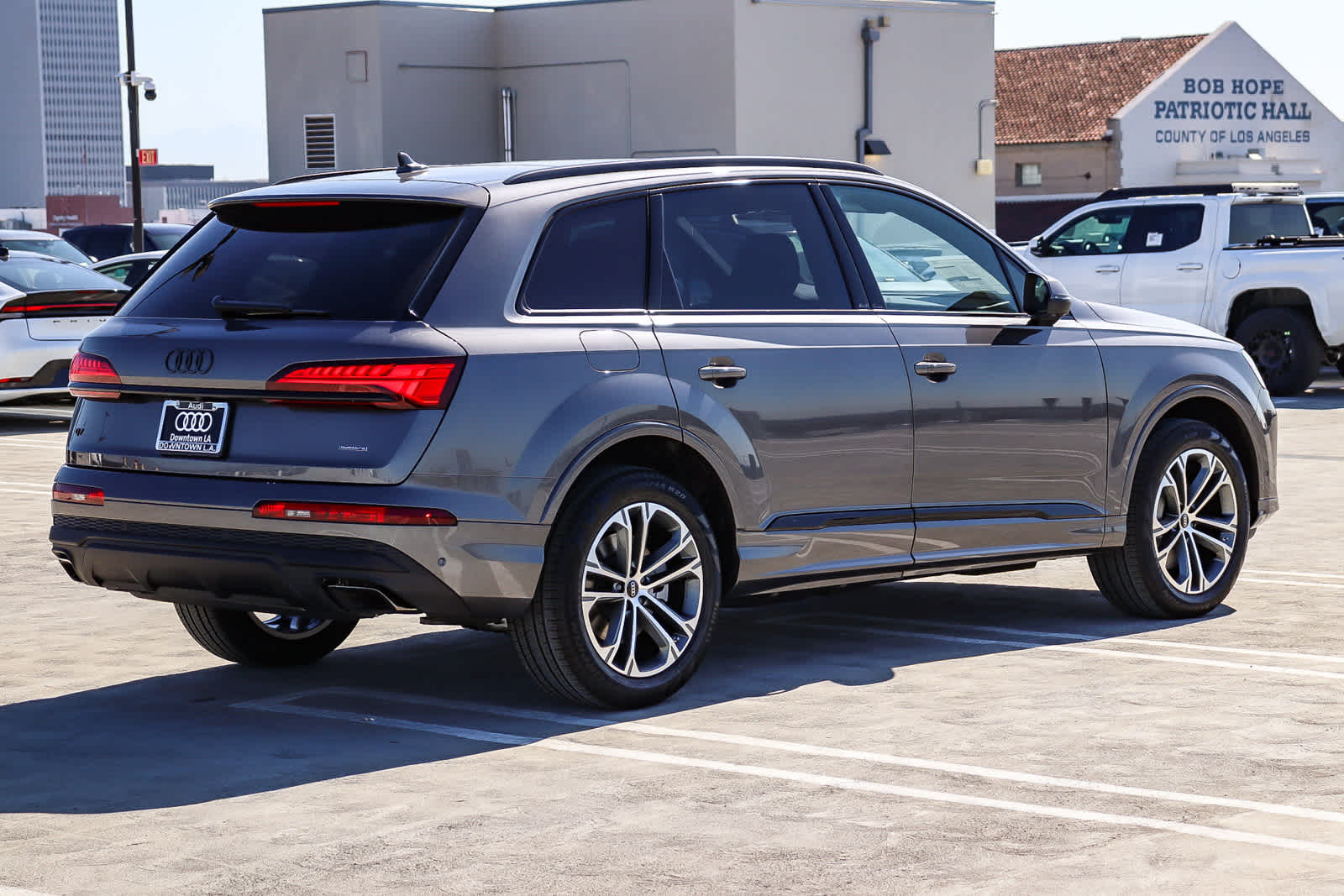 Thumbnail: 2026 Audi Q7 - 4