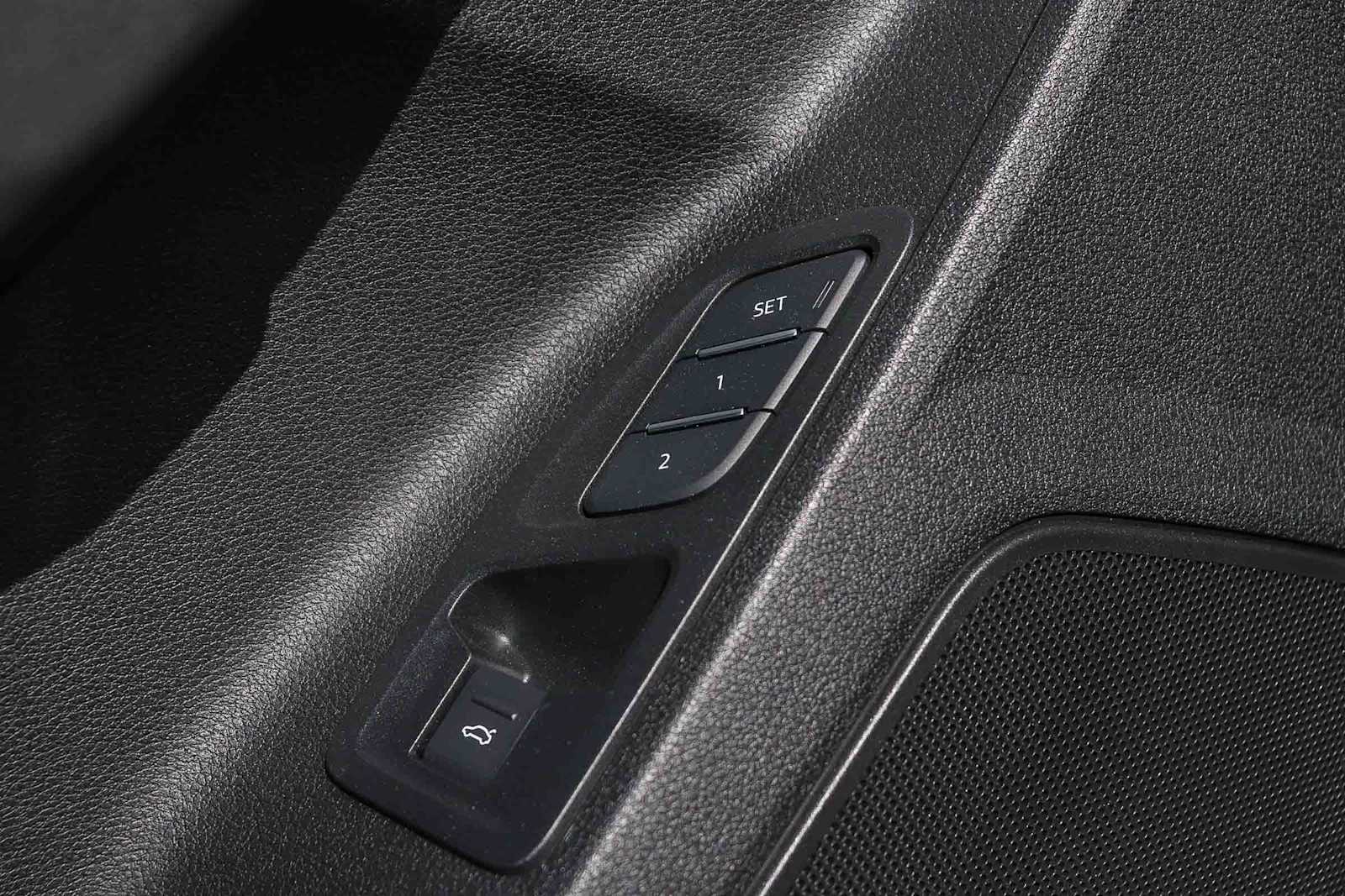 Thumbnail: 2025 Audi Q3 - 29