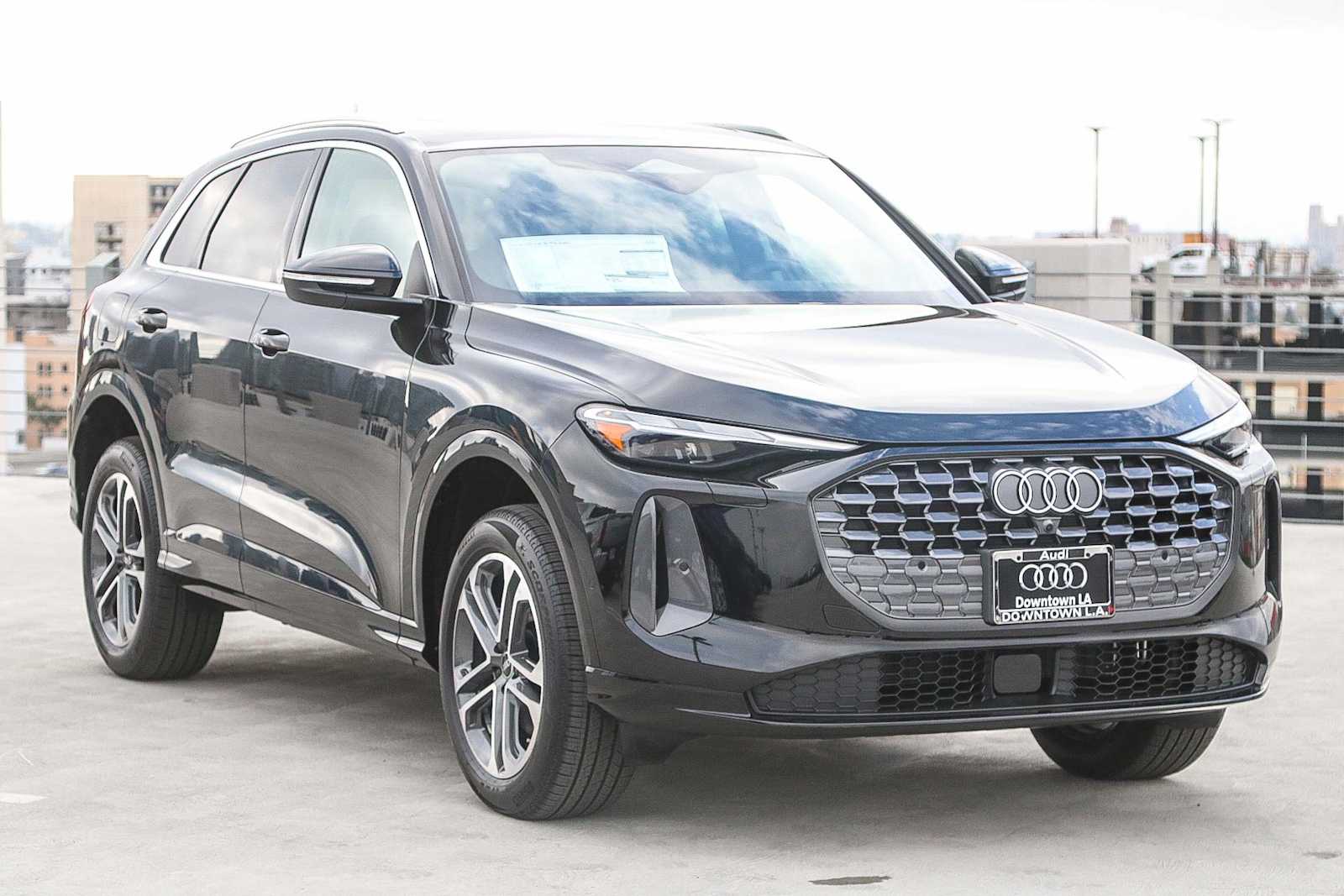 Thumbnail: 2025 Audi Q5 - 3