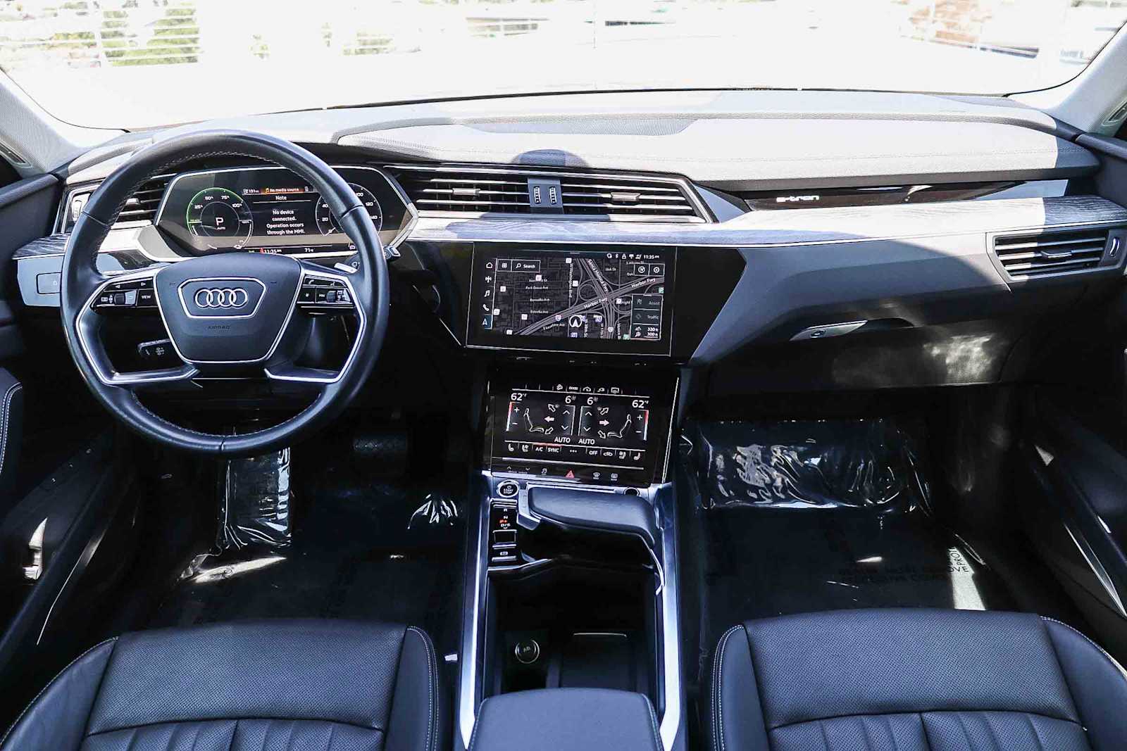 Thumbnail: 2023 Audi e-tron - 16