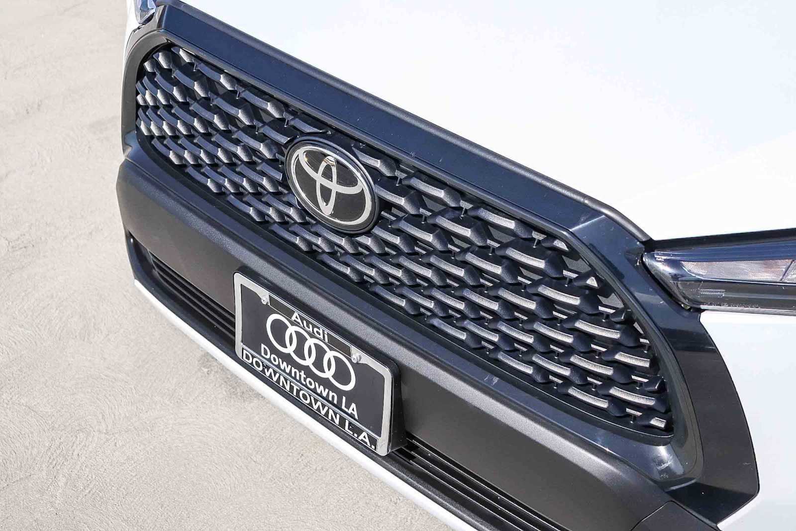 Thumbnail: 2022 Toyota Corolla Cross - 8