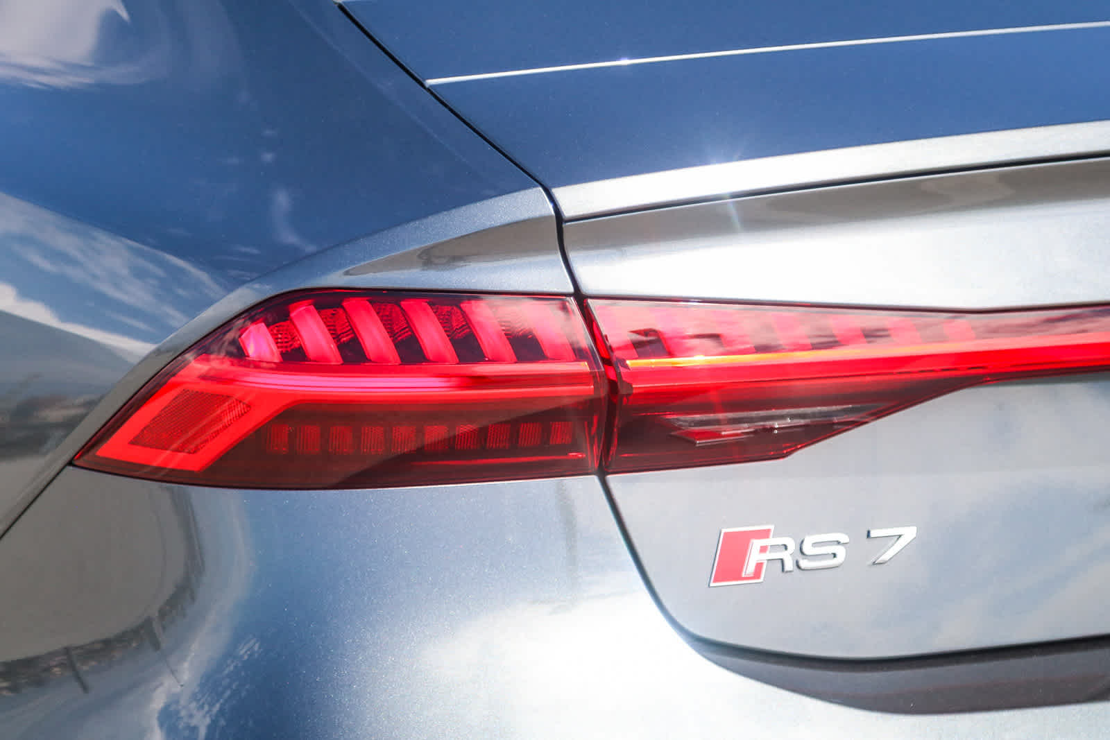 Thumbnail: 2026 Audi RS 7 - 10