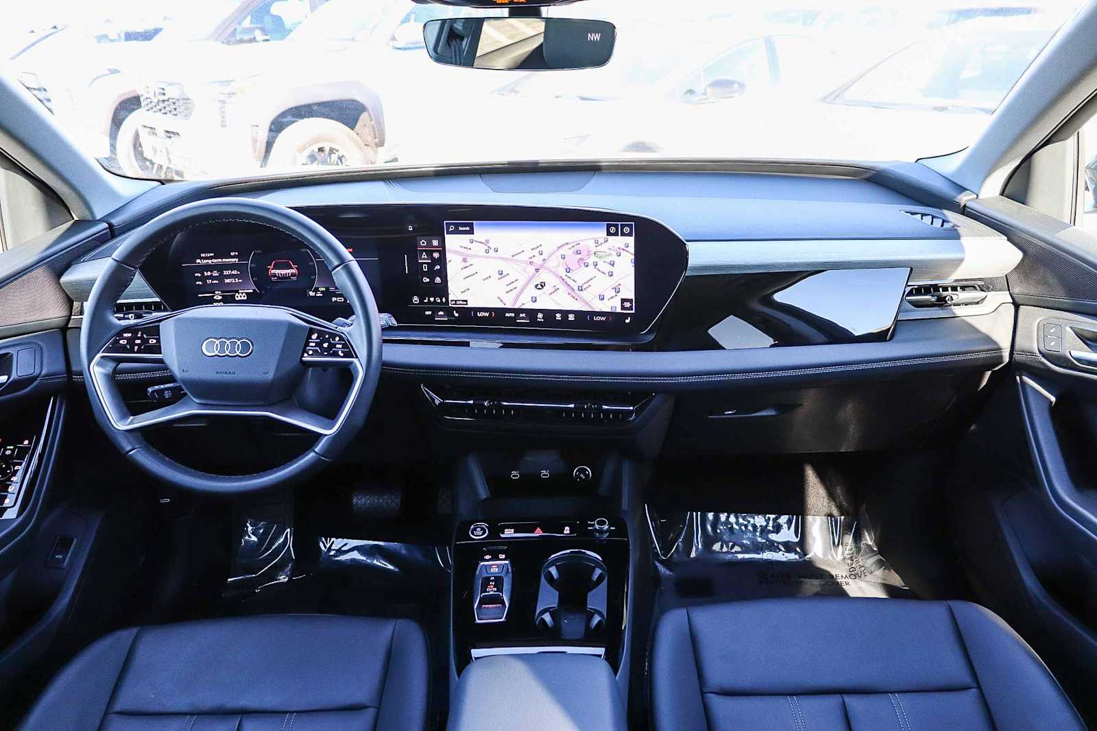 Thumbnail: 2025 Audi Q6 e-tron - 15