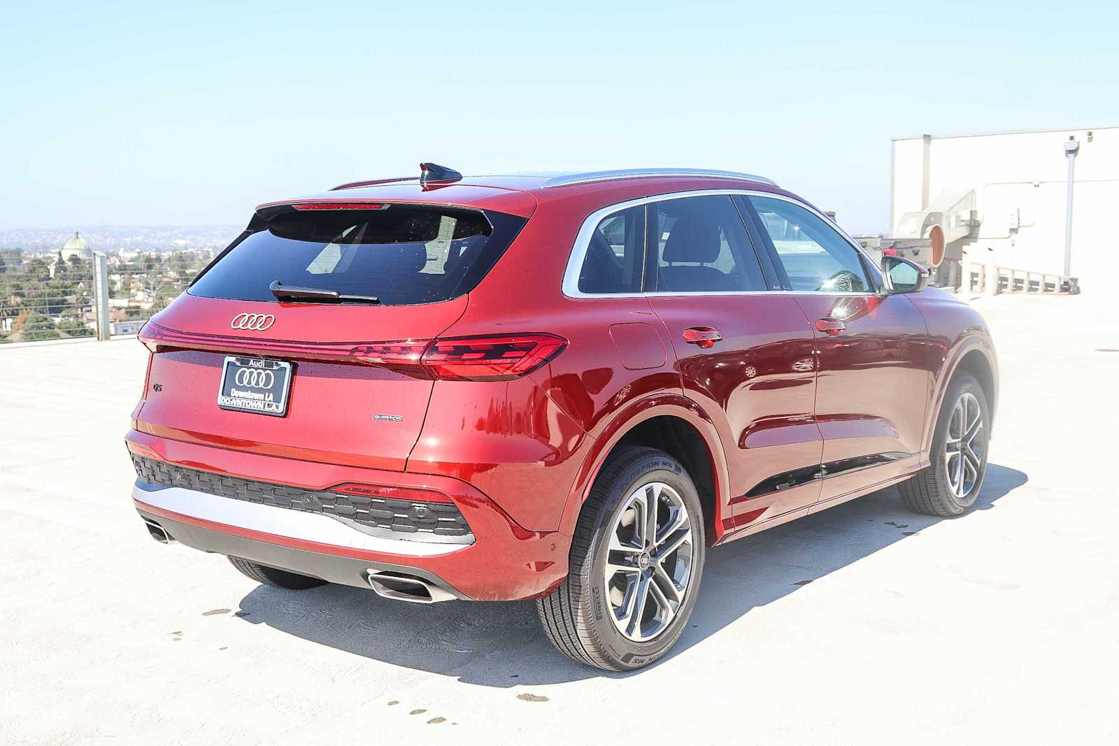 Thumbnail: 2025 Audi Q5 - 4