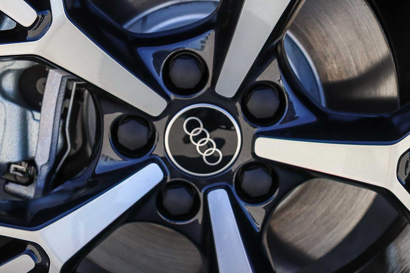 Thumbnail: 2026 Audi Q3 - 15