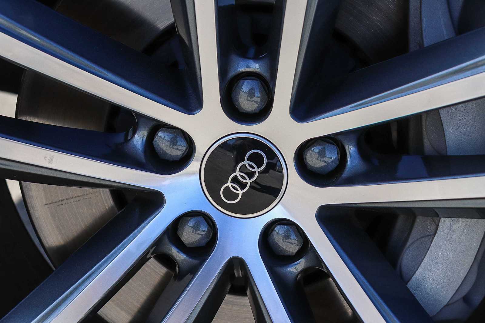 Thumbnail: 2025 Audi Q7 - 15