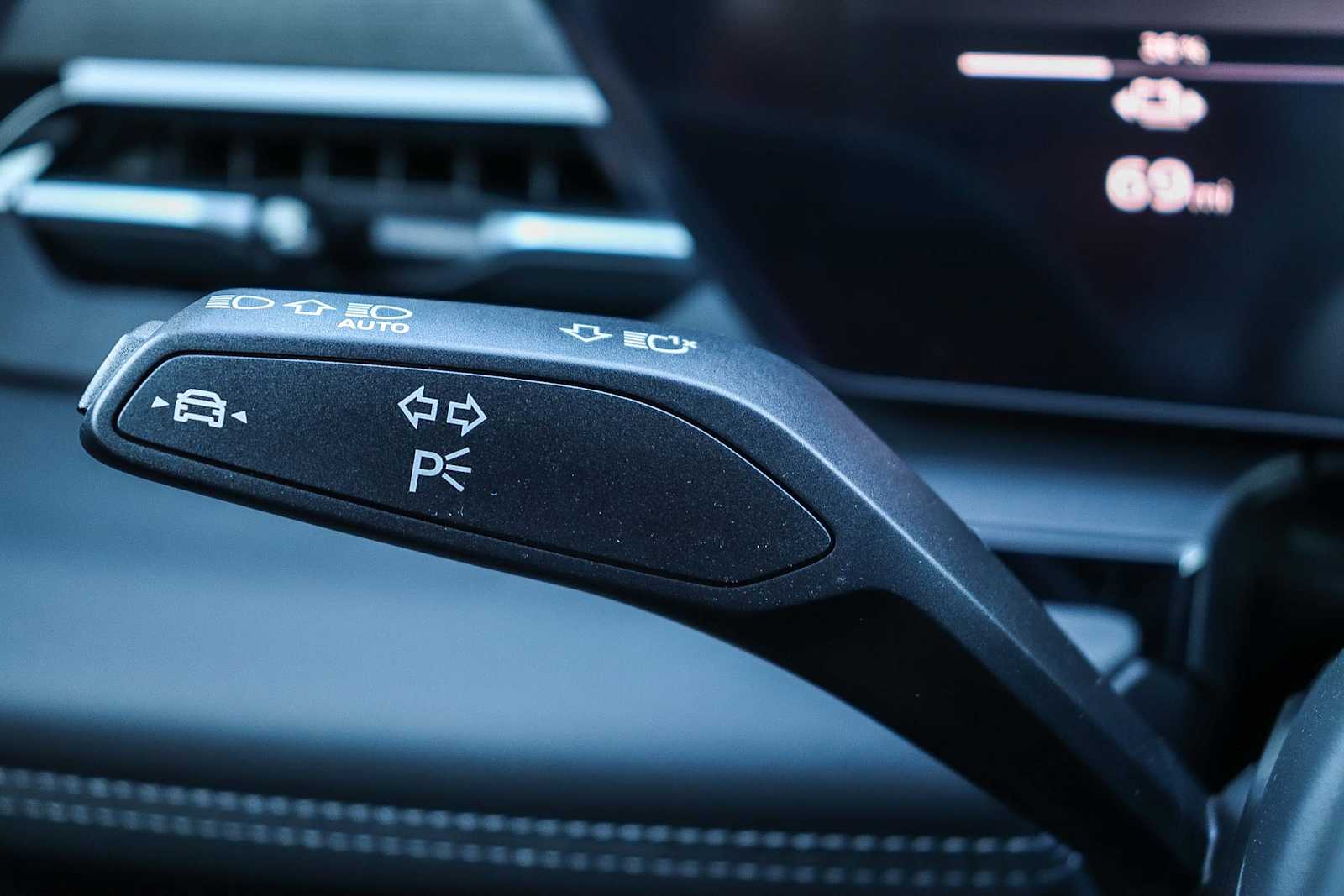 Thumbnail: 2025 Audi Q6 e-tron - 29