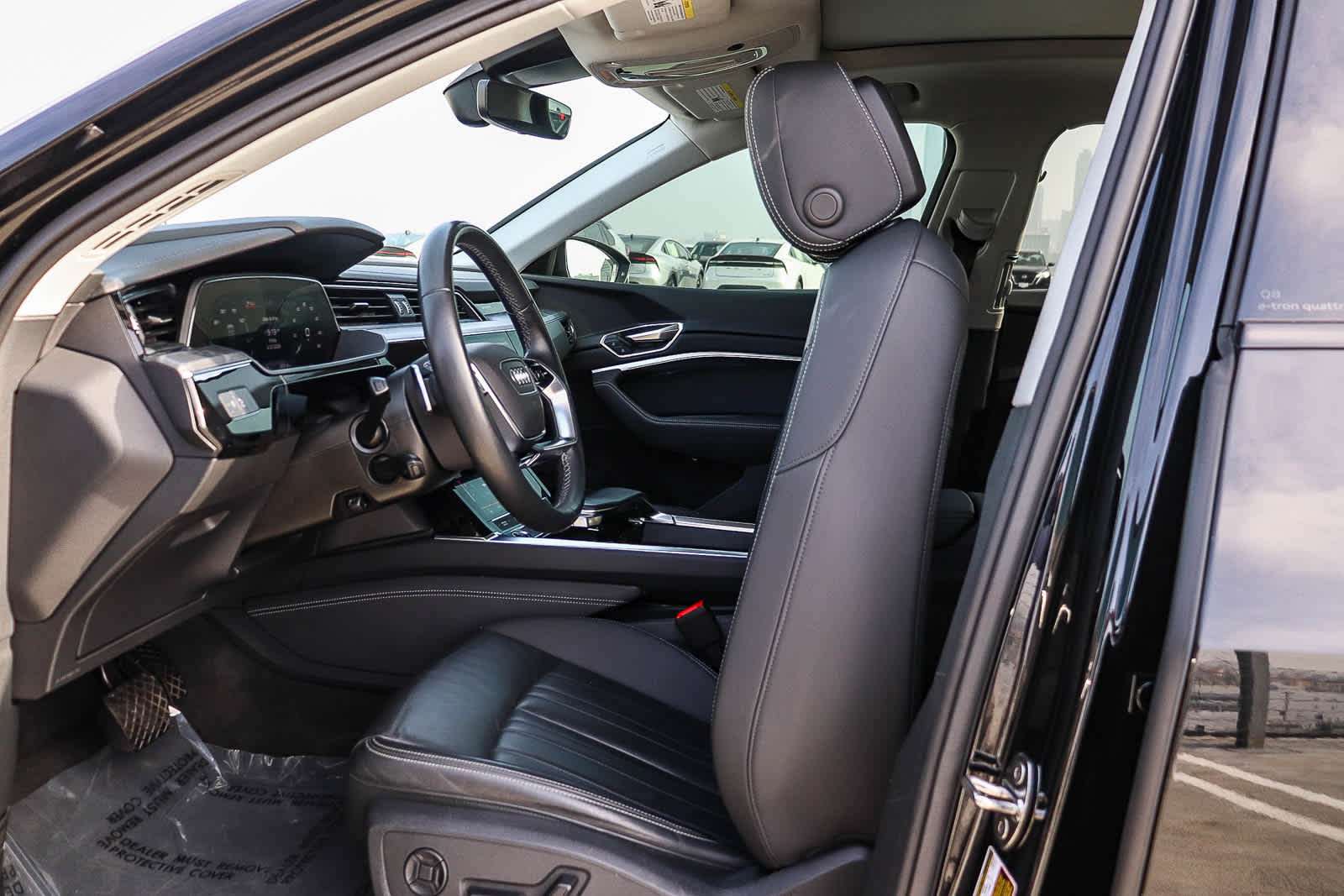 Thumbnail: 2024 Audi Q8 e-tron - 24