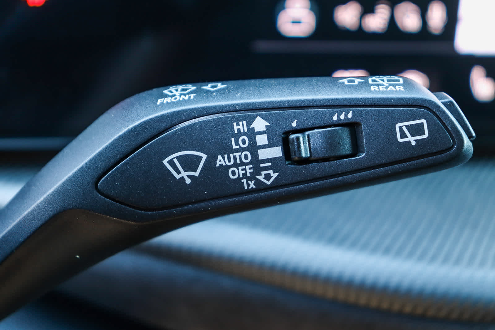 Thumbnail: 2025 Audi SQ5 - 30