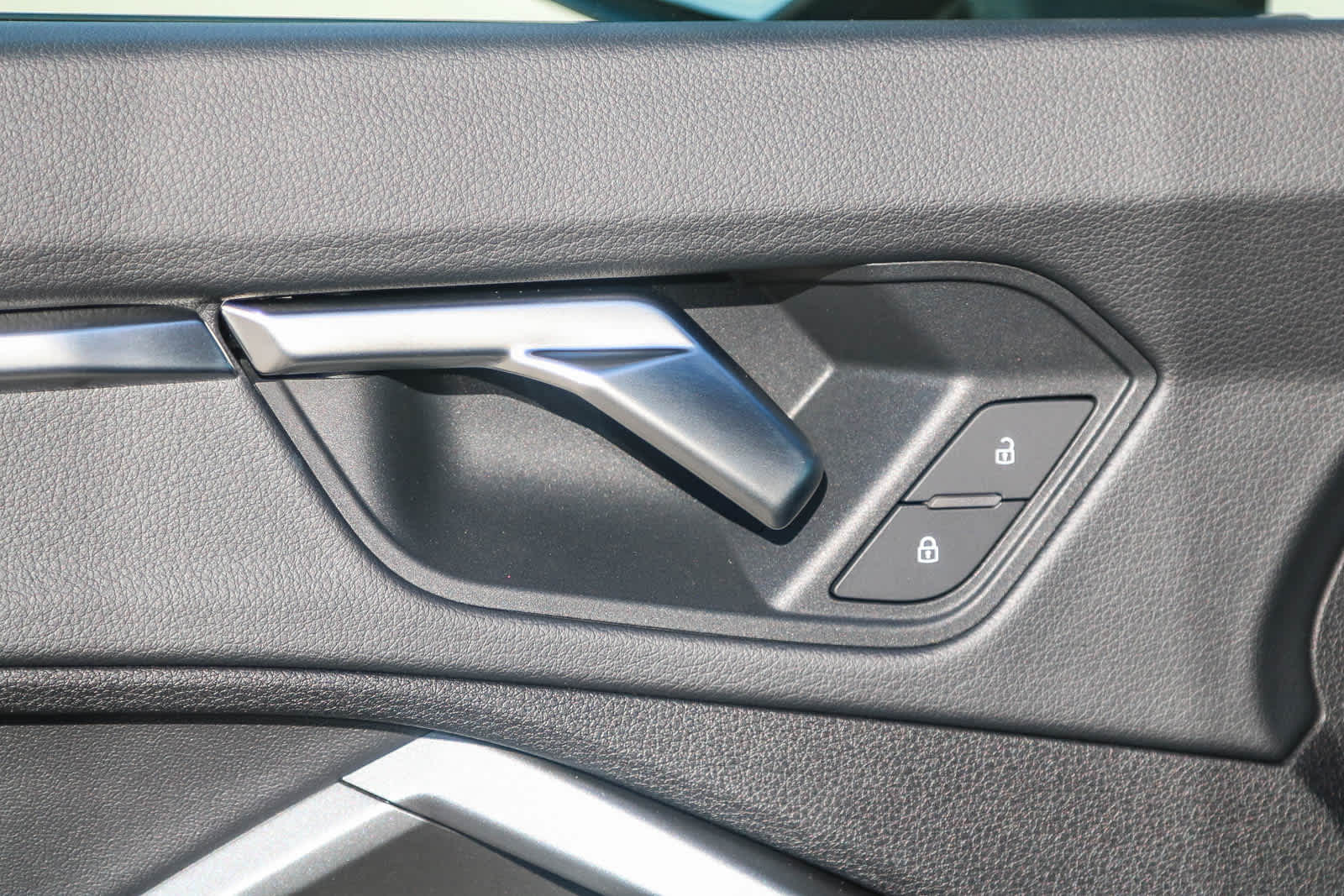 Thumbnail: 2025 Audi Q3 - 34