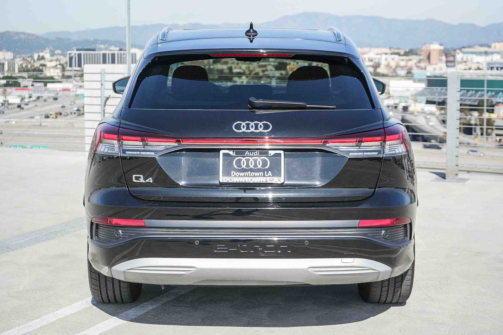 Thumbnail: 2023 Audi Q4 e-tron - 8