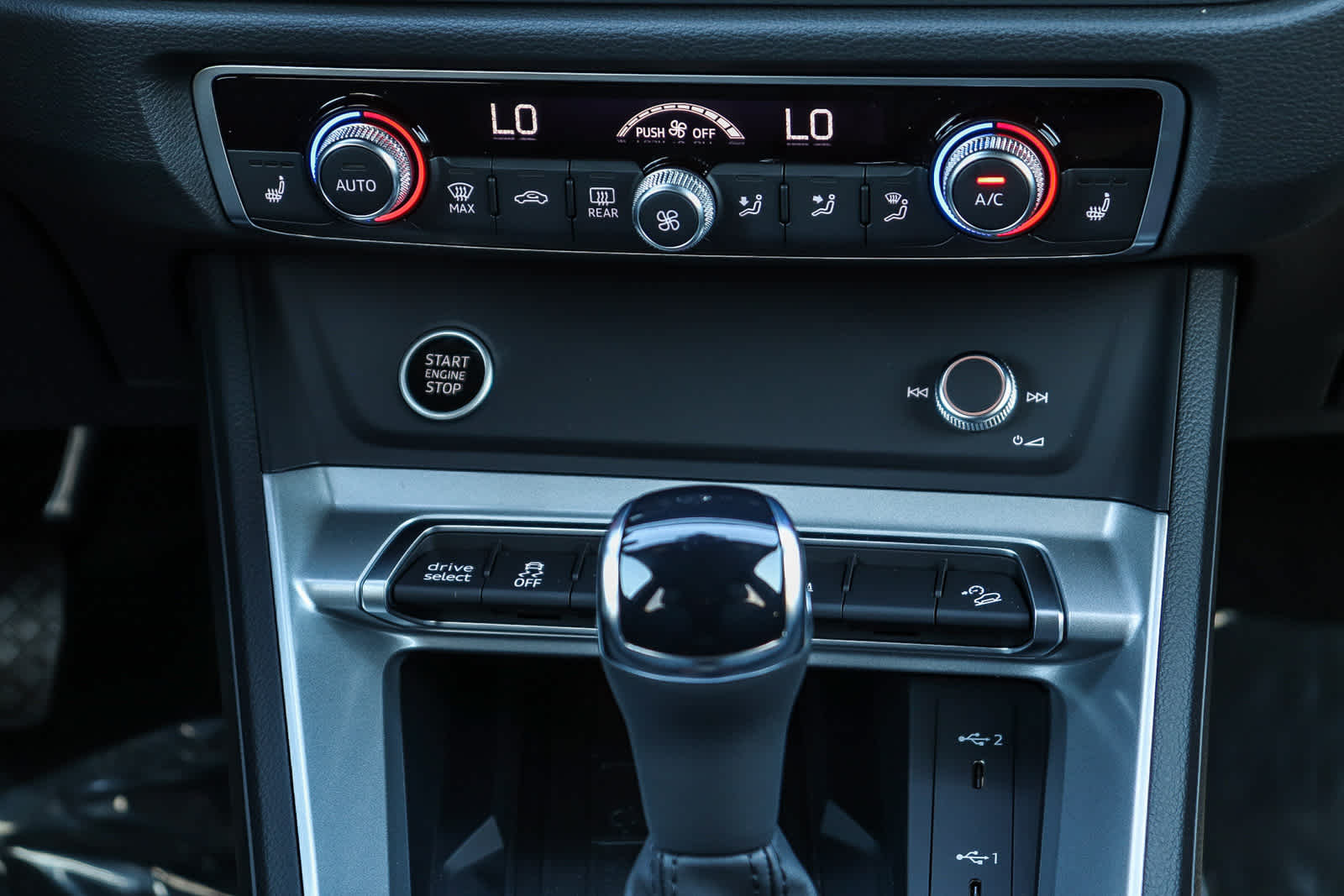 Thumbnail: 2025 Audi Q3 - 18