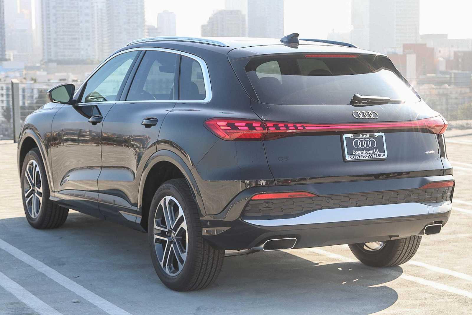 Thumbnail: 2025 Audi Q5 - 8