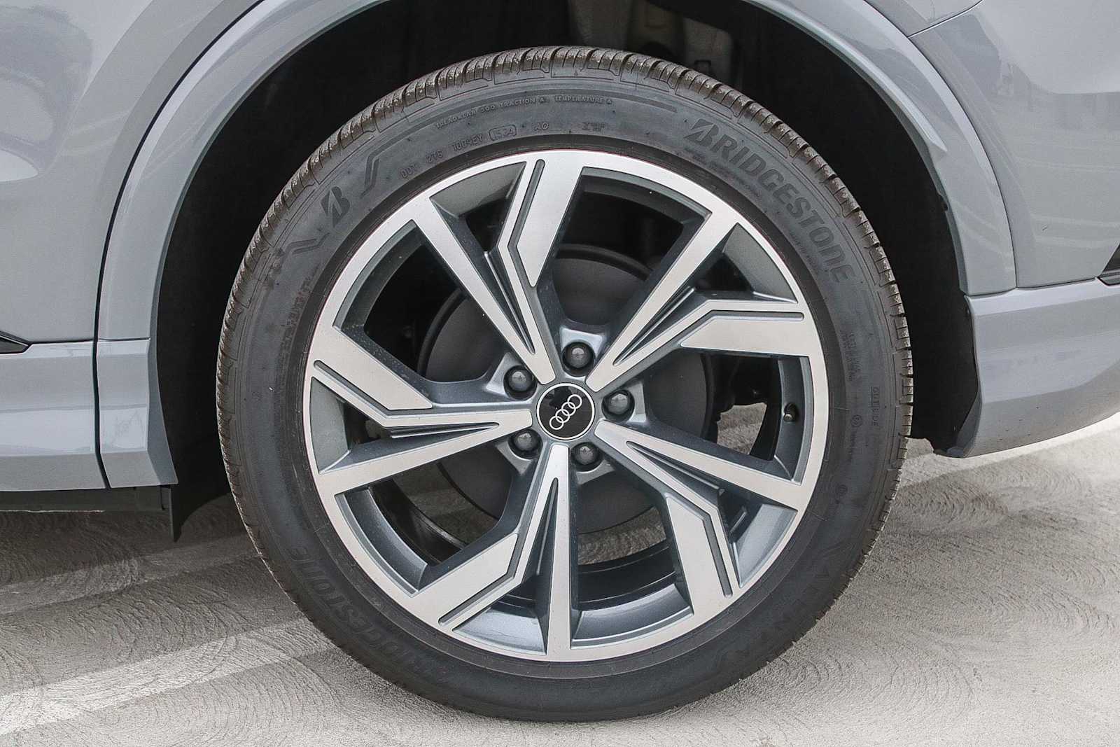 Thumbnail: 2025 Audi Q4 e-tron - 10