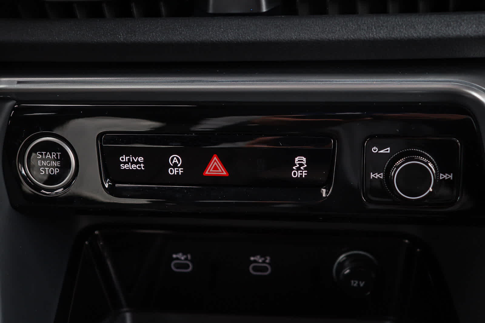 Thumbnail: 2025 Audi Q5 - 18