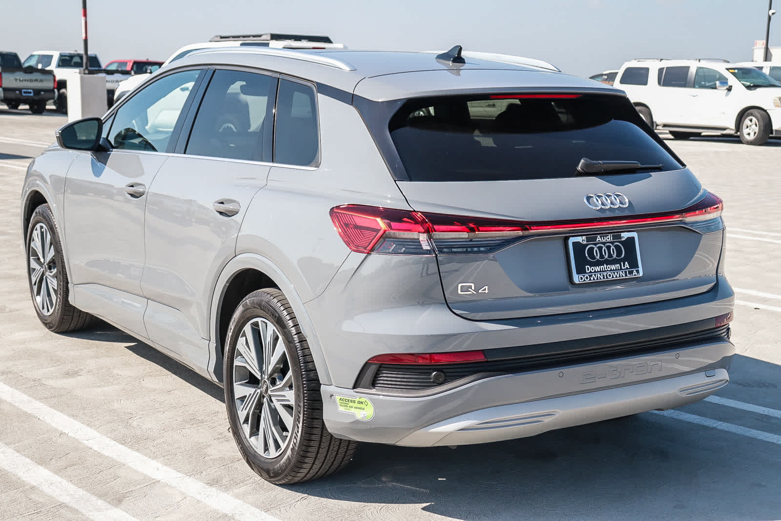 Thumbnail: 2023 Audi Q4 e-tron - 9