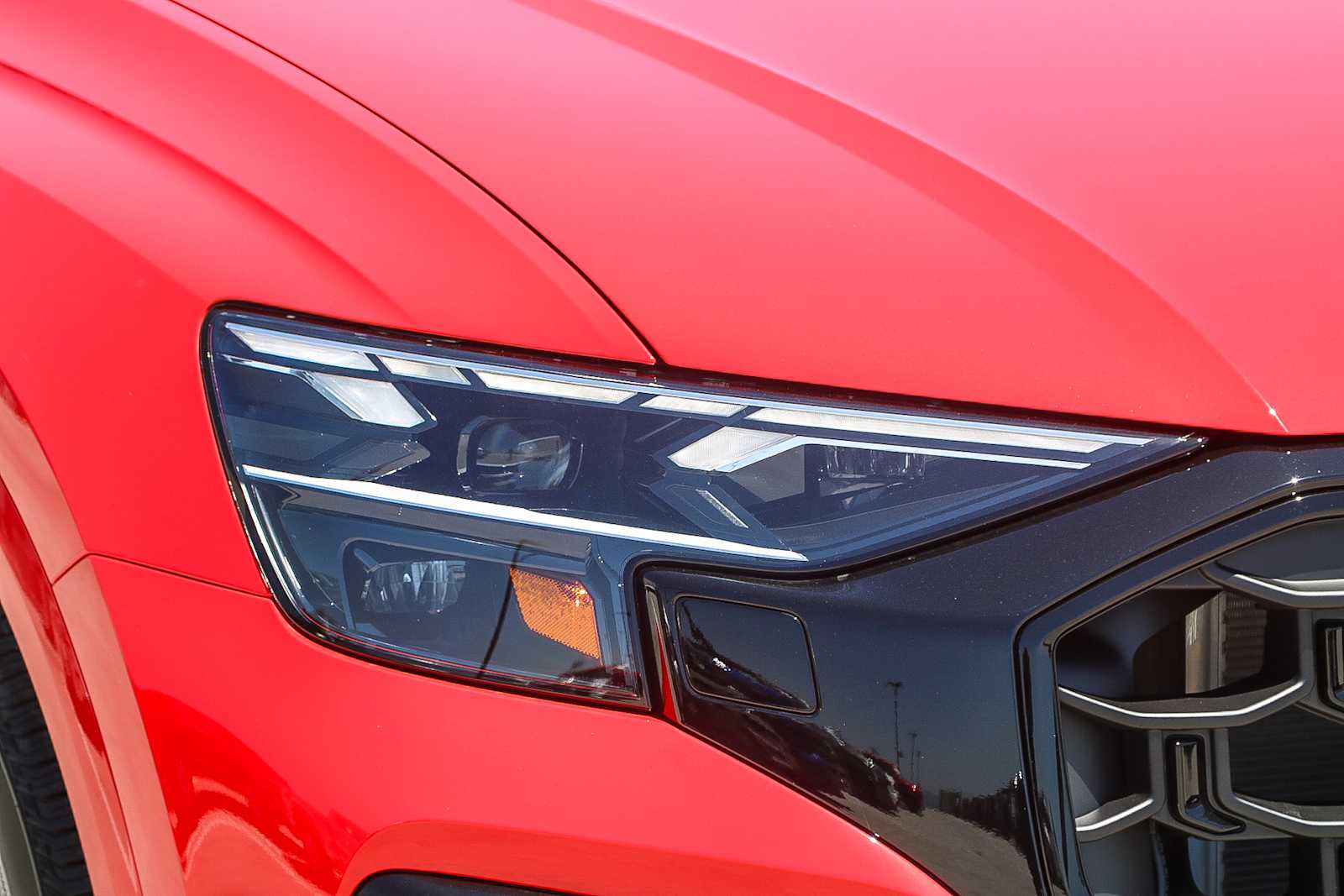 Thumbnail: 2025 Audi Q8 - 3