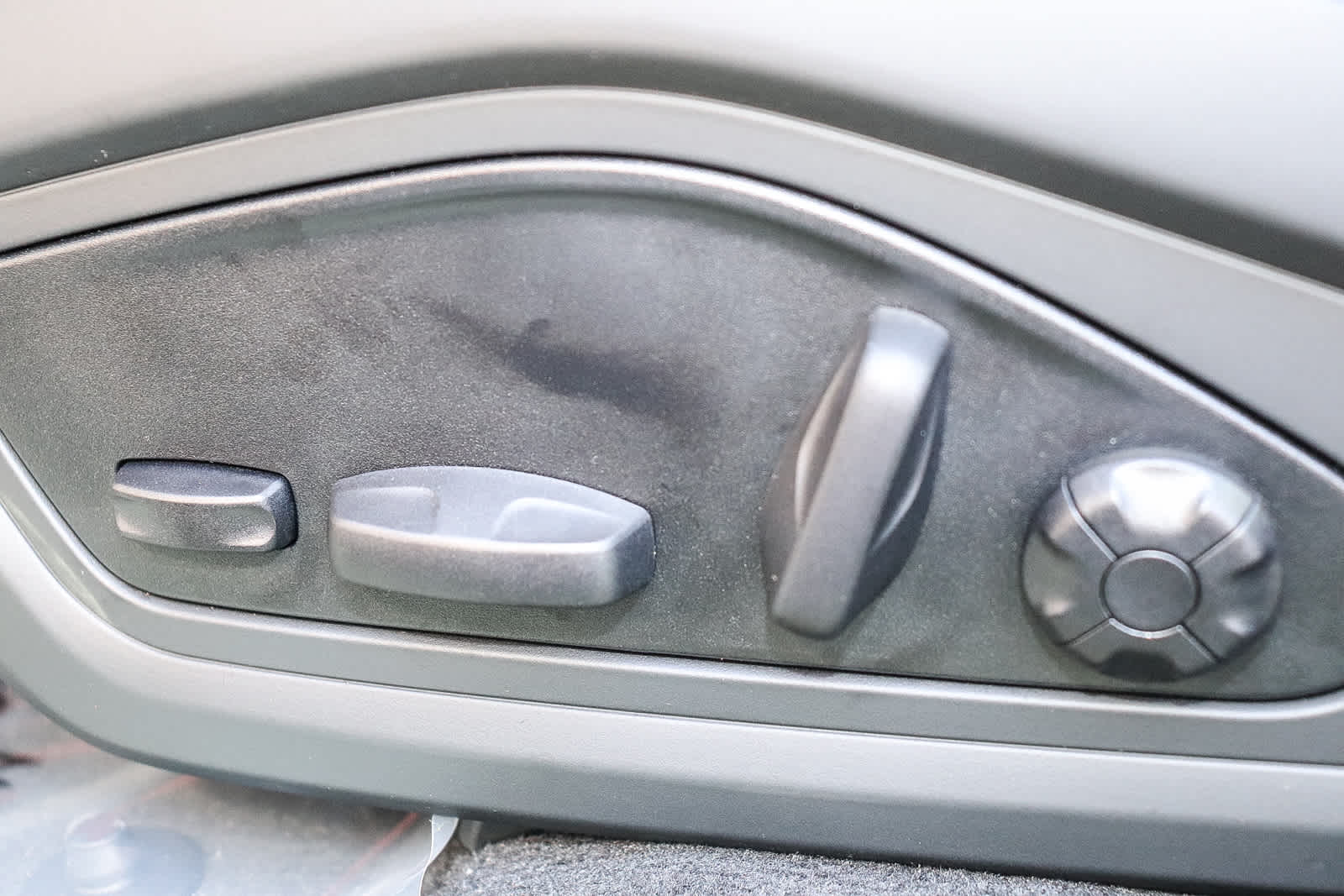 Thumbnail: 2026 Audi e-tron GT - 30