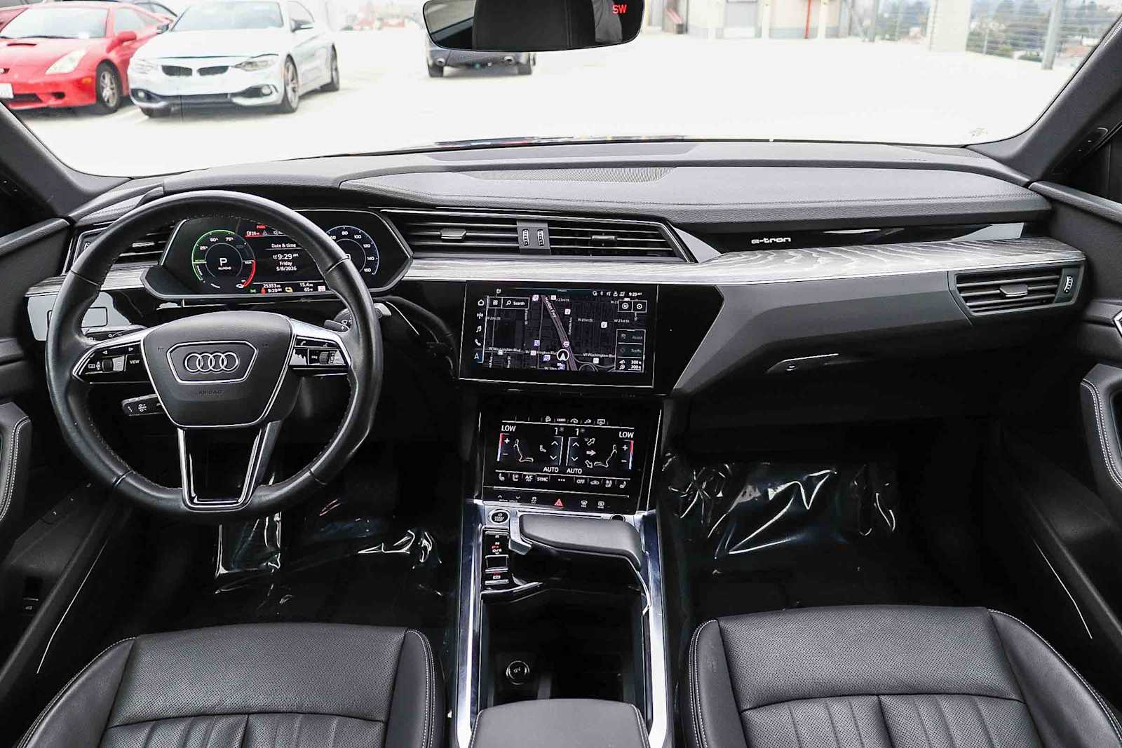 Thumbnail: 2024 Audi Q8 e-tron - 16
