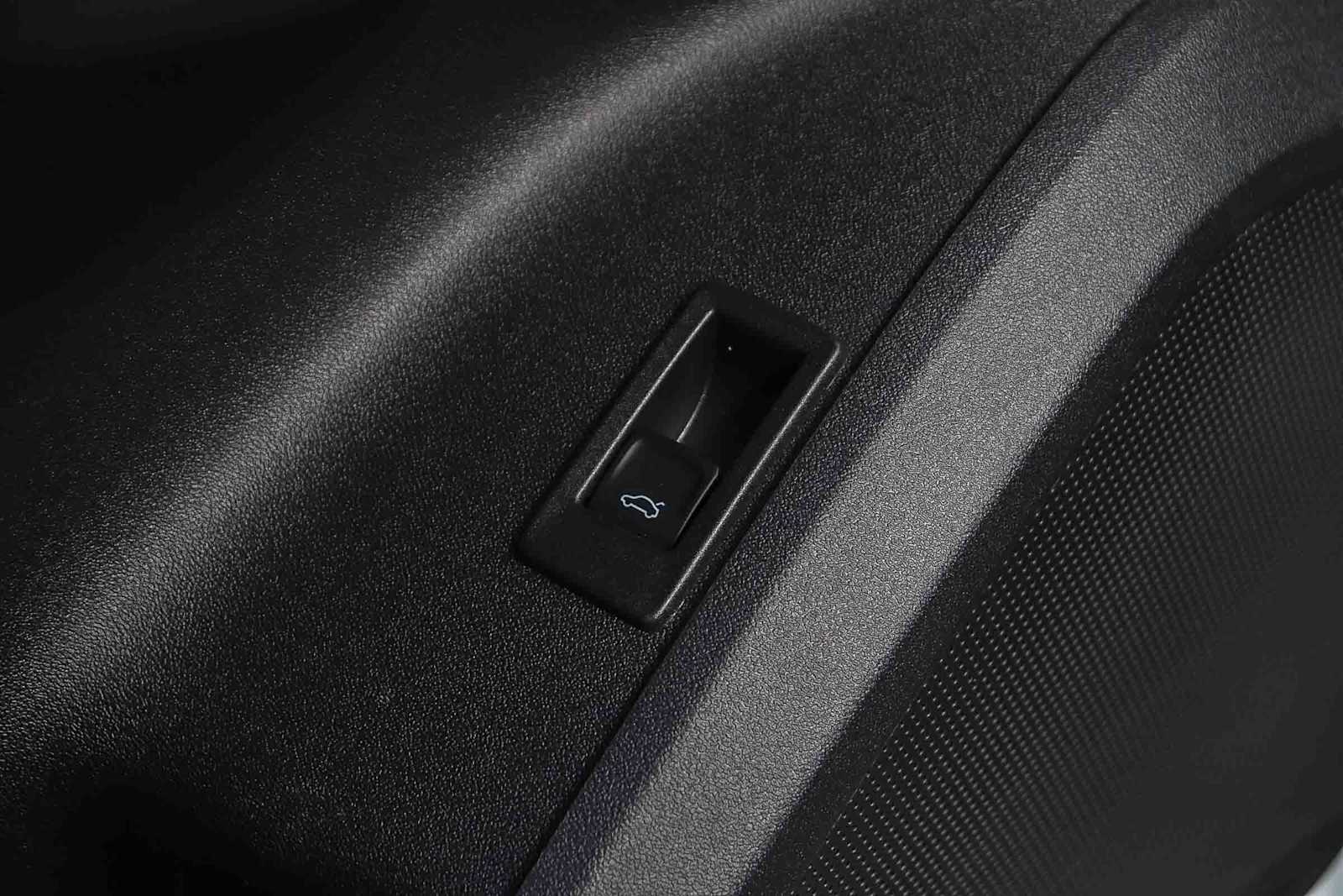 Thumbnail: 2025 Audi Q5 - 27