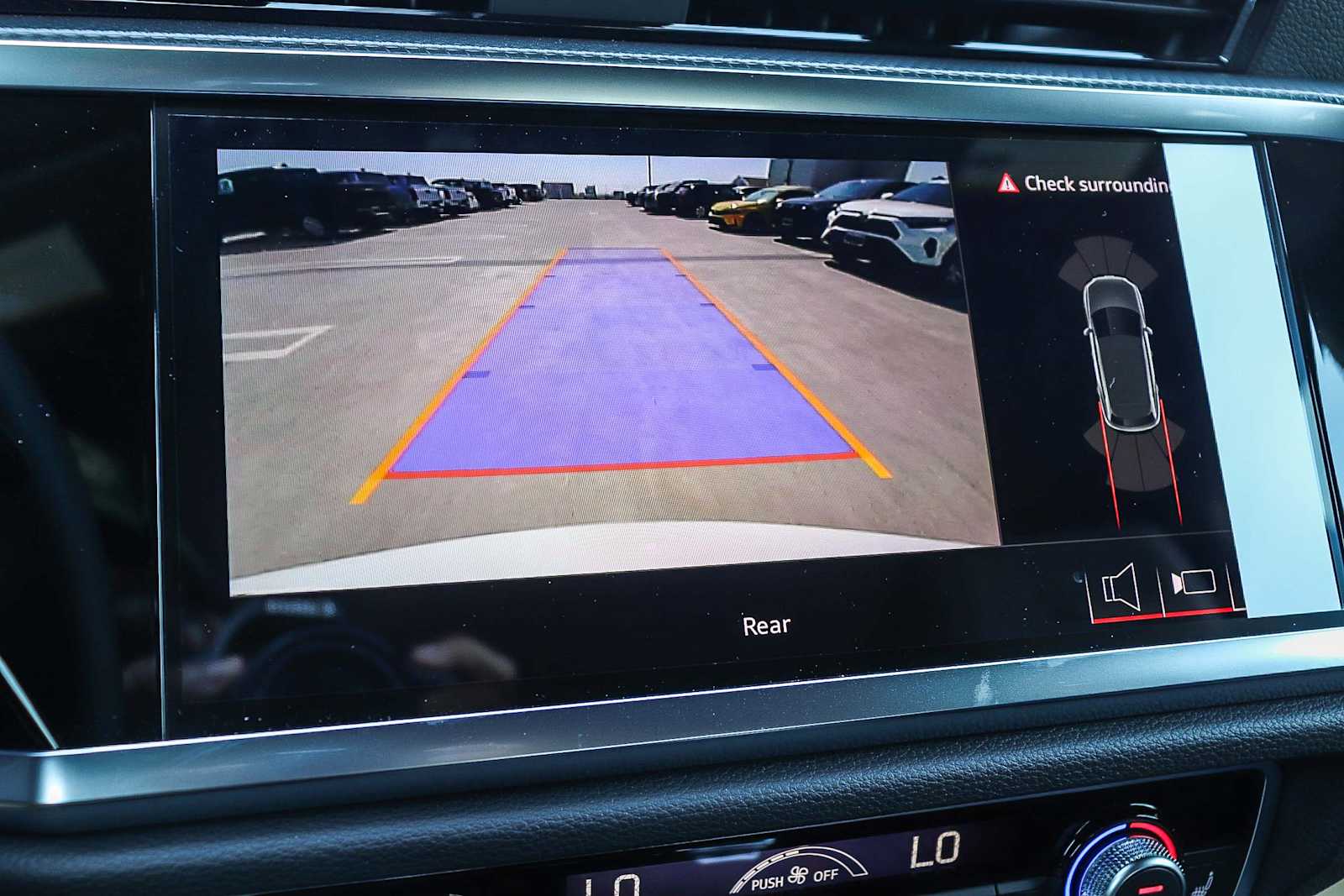 Thumbnail: 2025 Audi Q3 - 22