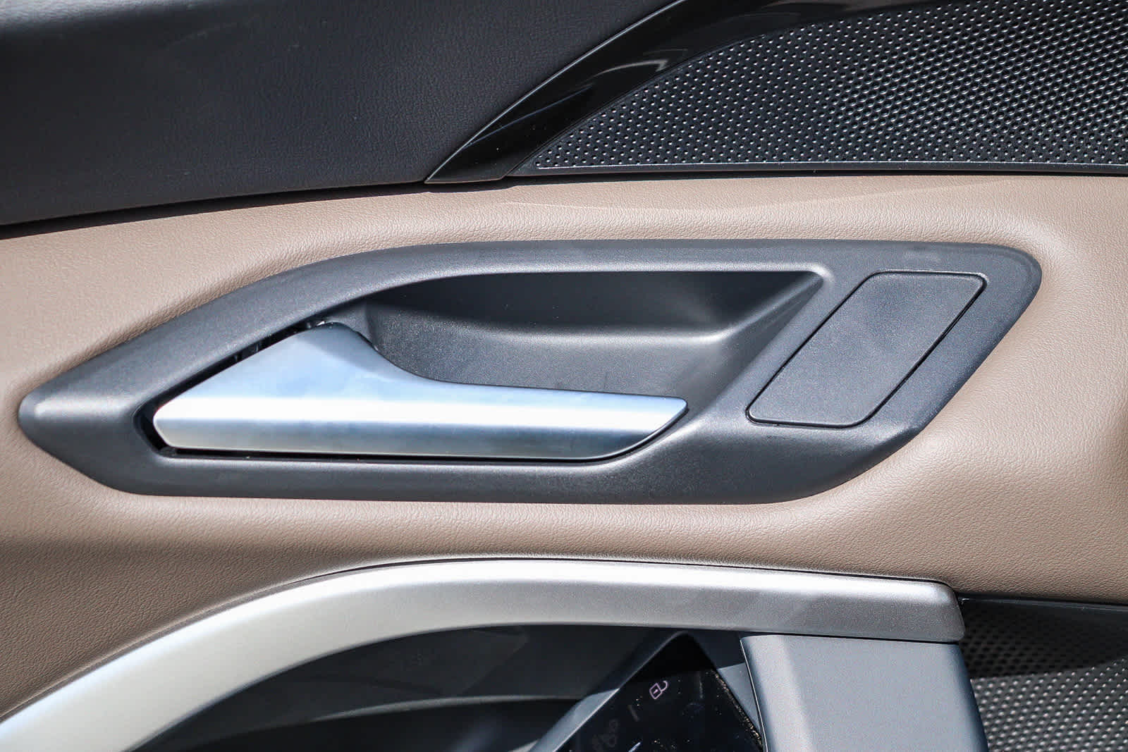 Thumbnail: 2025 Audi Q5 - 30