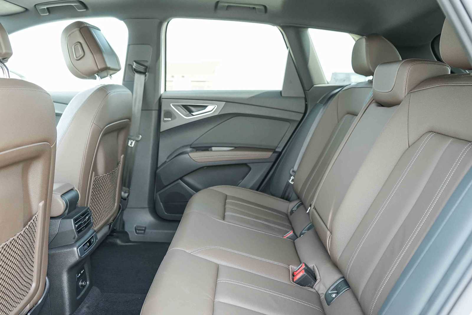 Thumbnail: 2023 Audi Q4 e-tron - 26