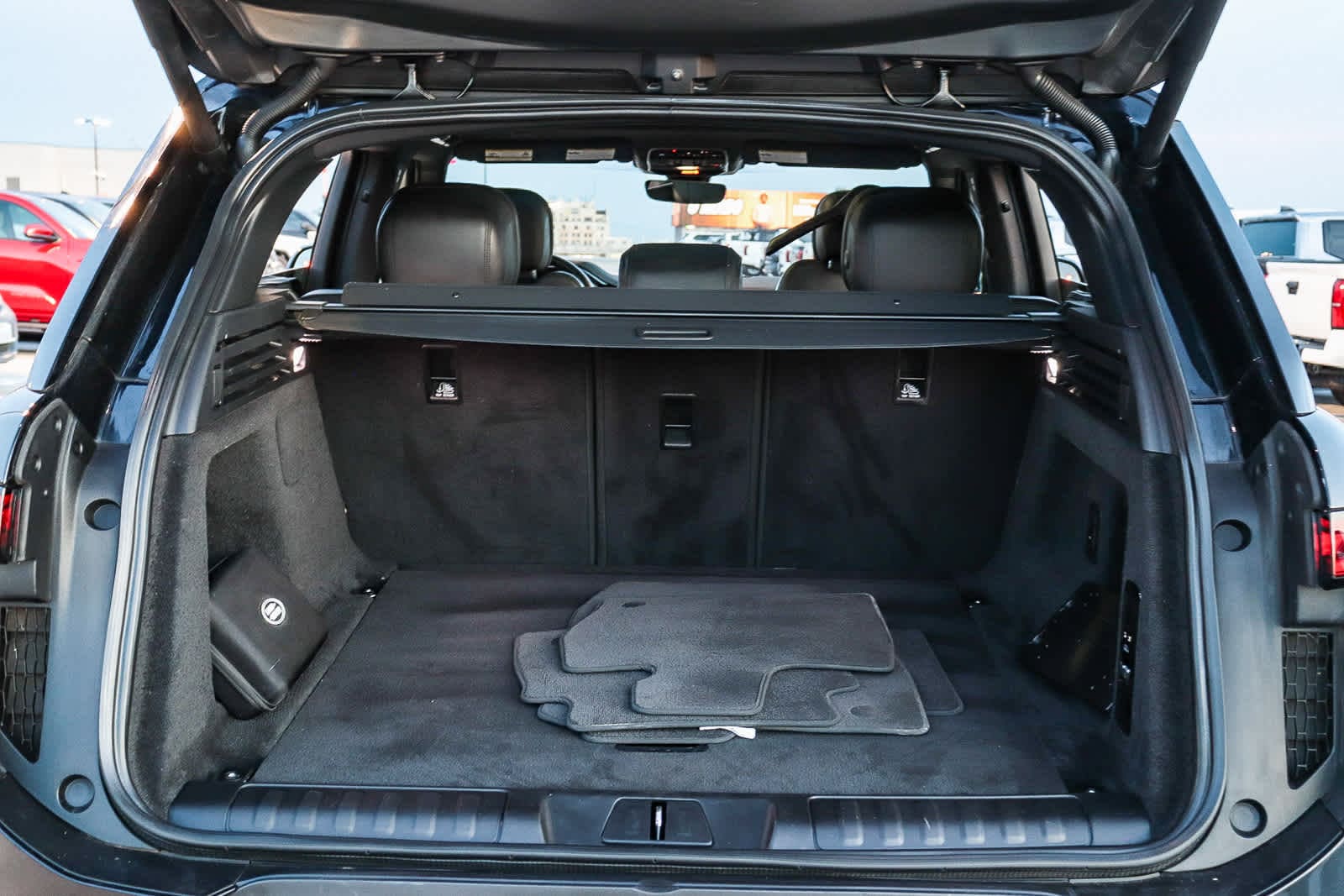 Thumbnail: 2023 Land Rover Range Rover Sport - 33