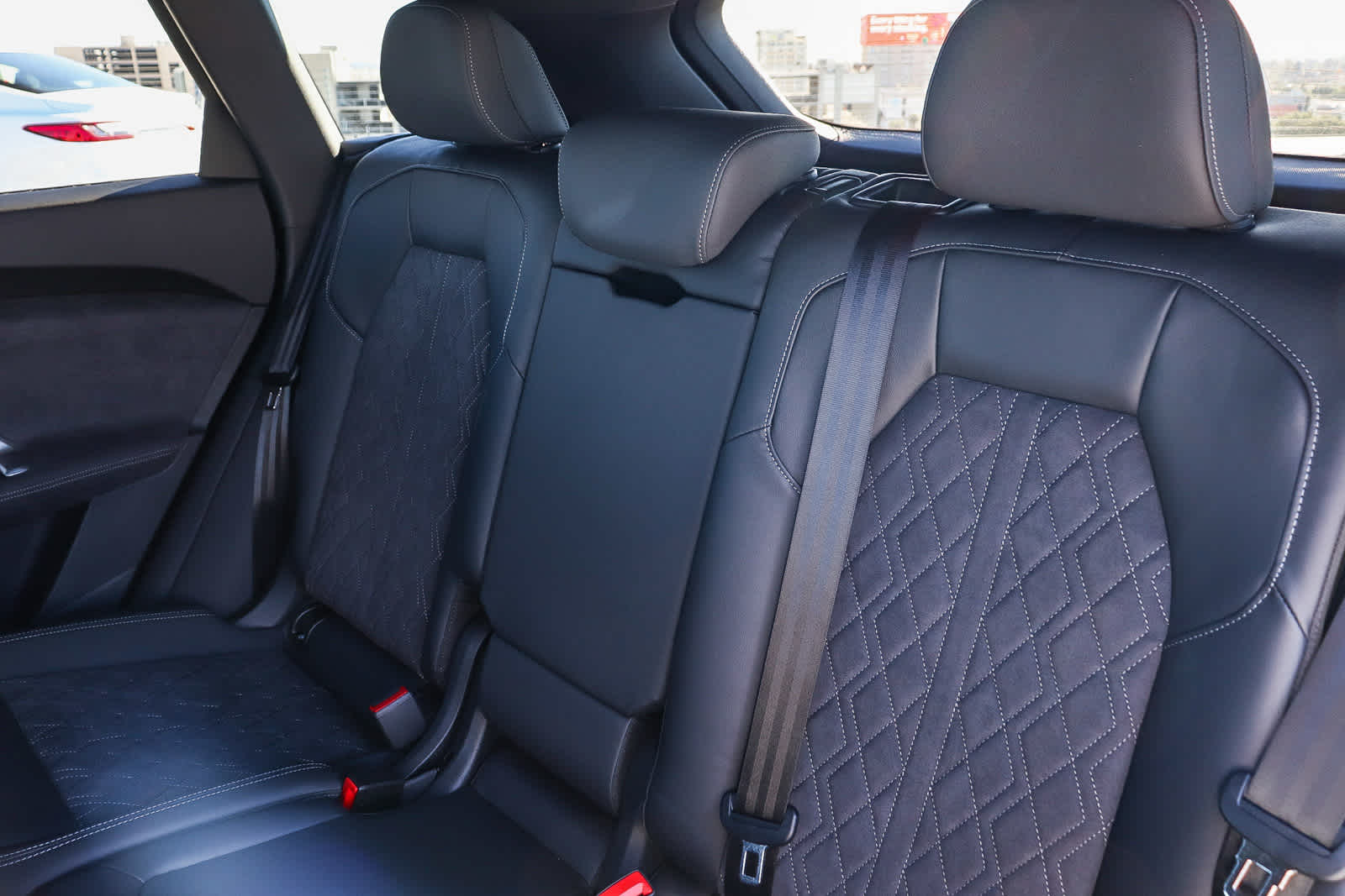 Thumbnail: 2025 Audi SQ5 - 23