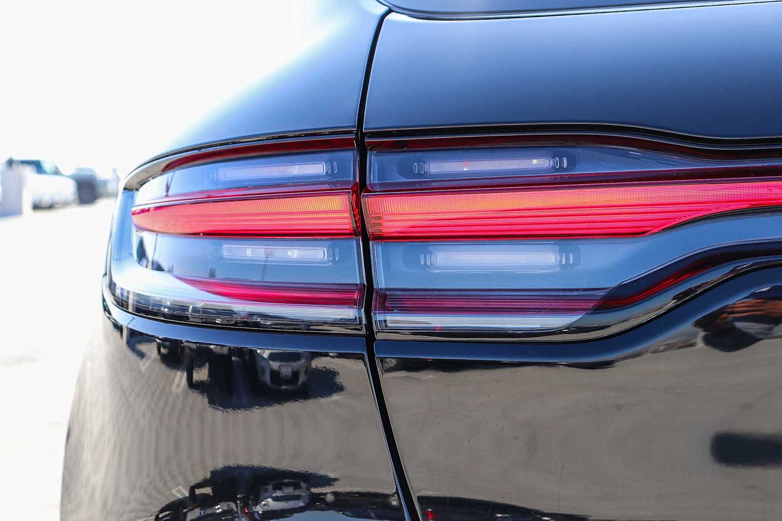 Thumbnail: 2023 Porsche Macan - 11