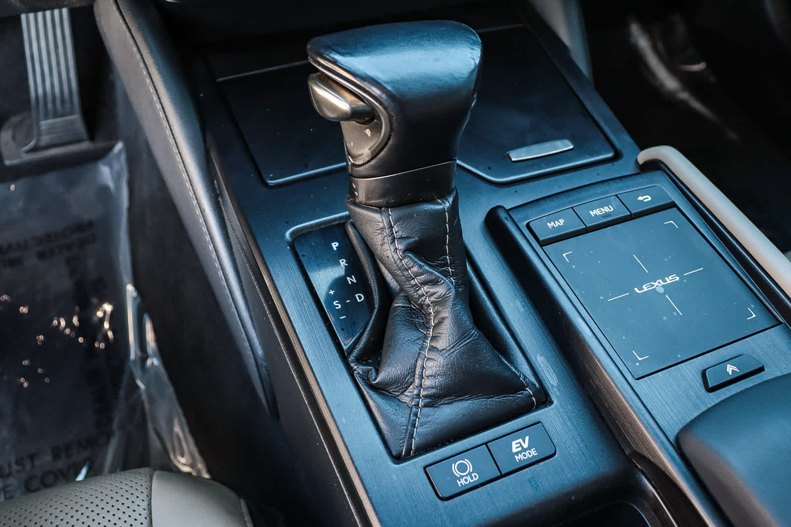 Thumbnail: 2021 Lexus ES - 24