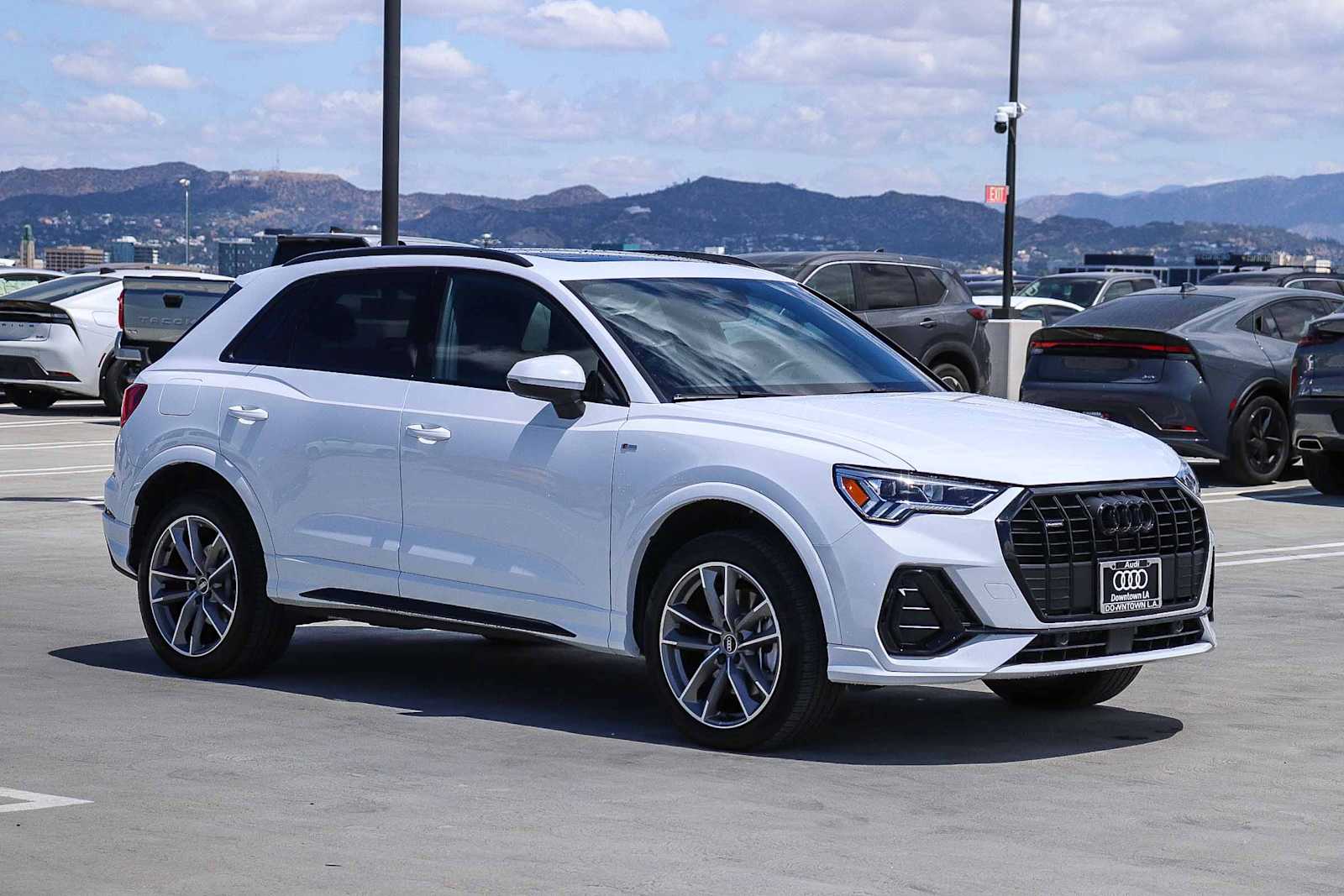 Thumbnail: 2025 Audi Q3 - 3