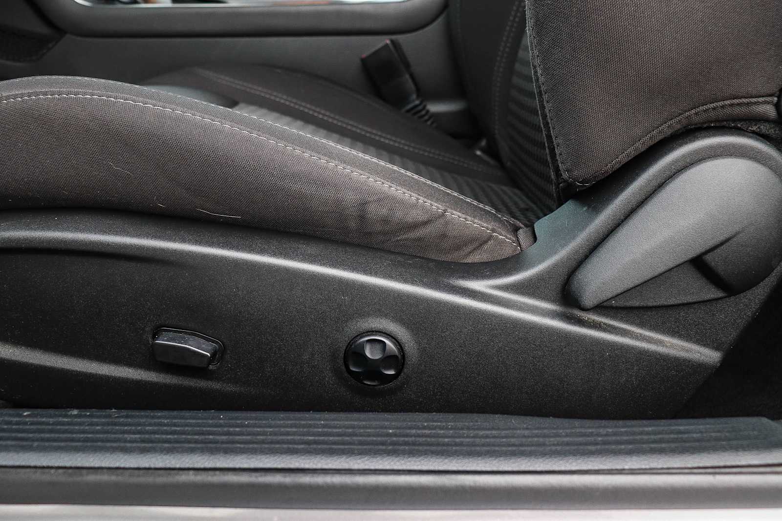 Thumbnail: 2017 Dodge Challenger - 28