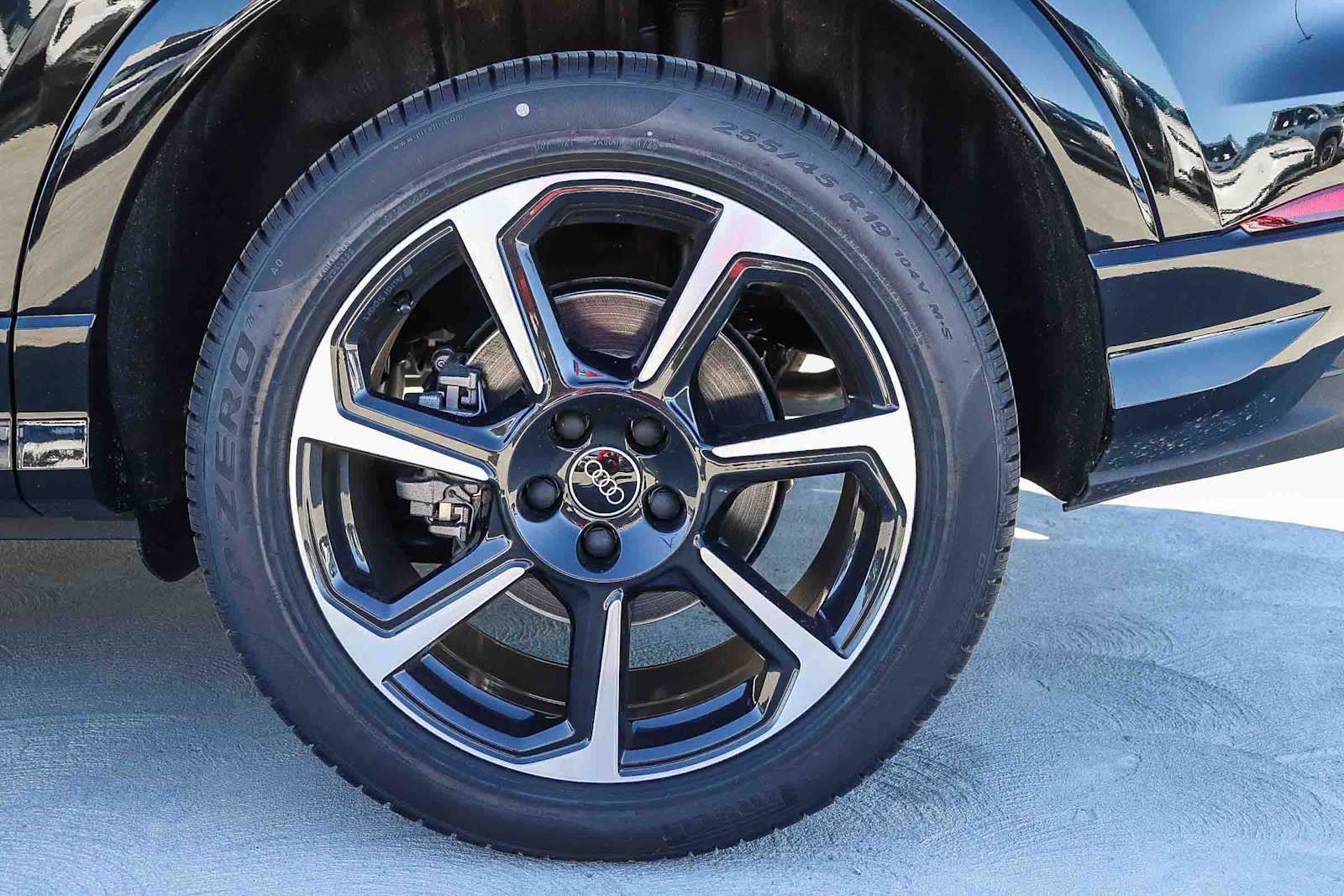 Thumbnail: 2025 Audi Q3 - 13