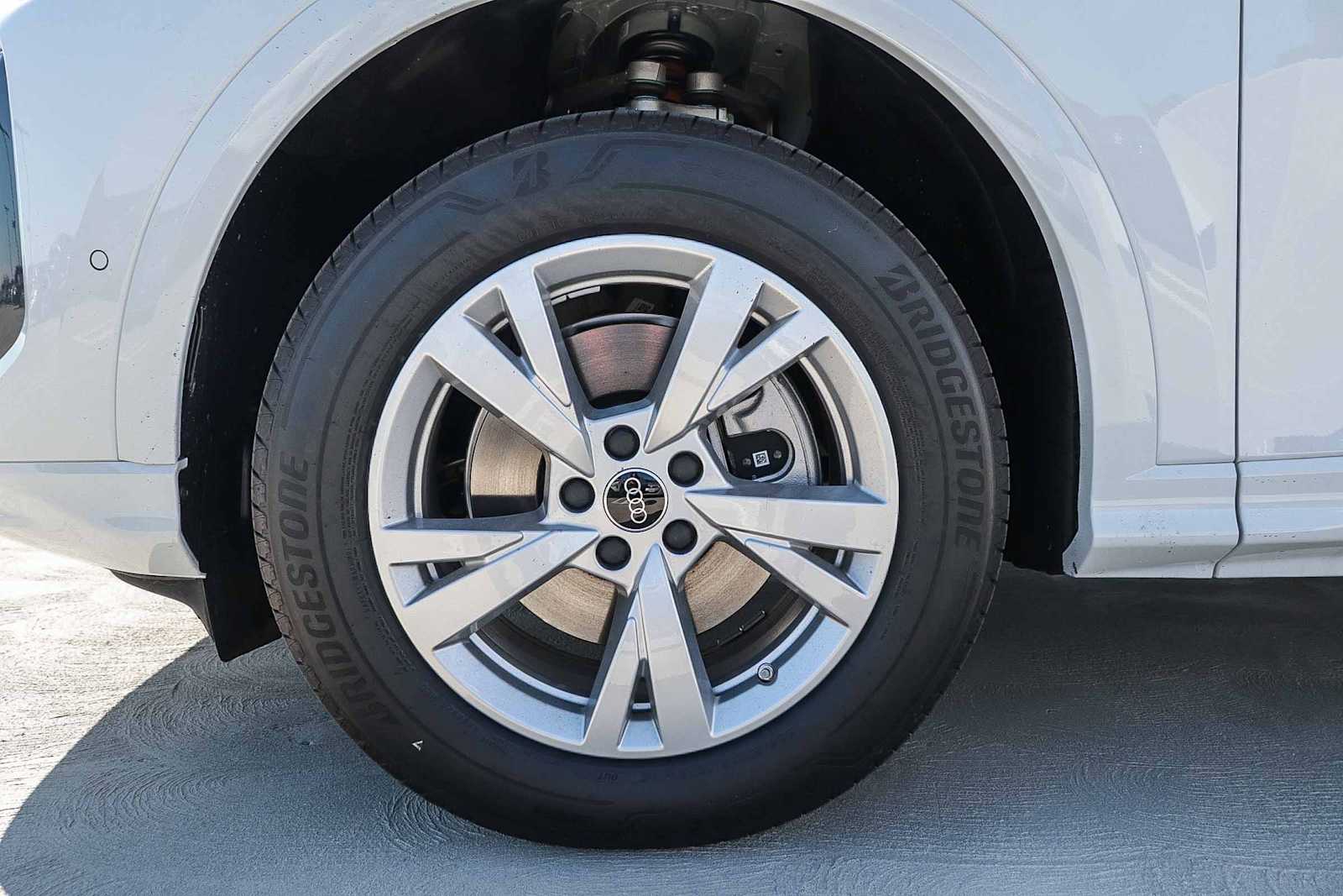 Thumbnail: 2025 Audi Q5 - 14