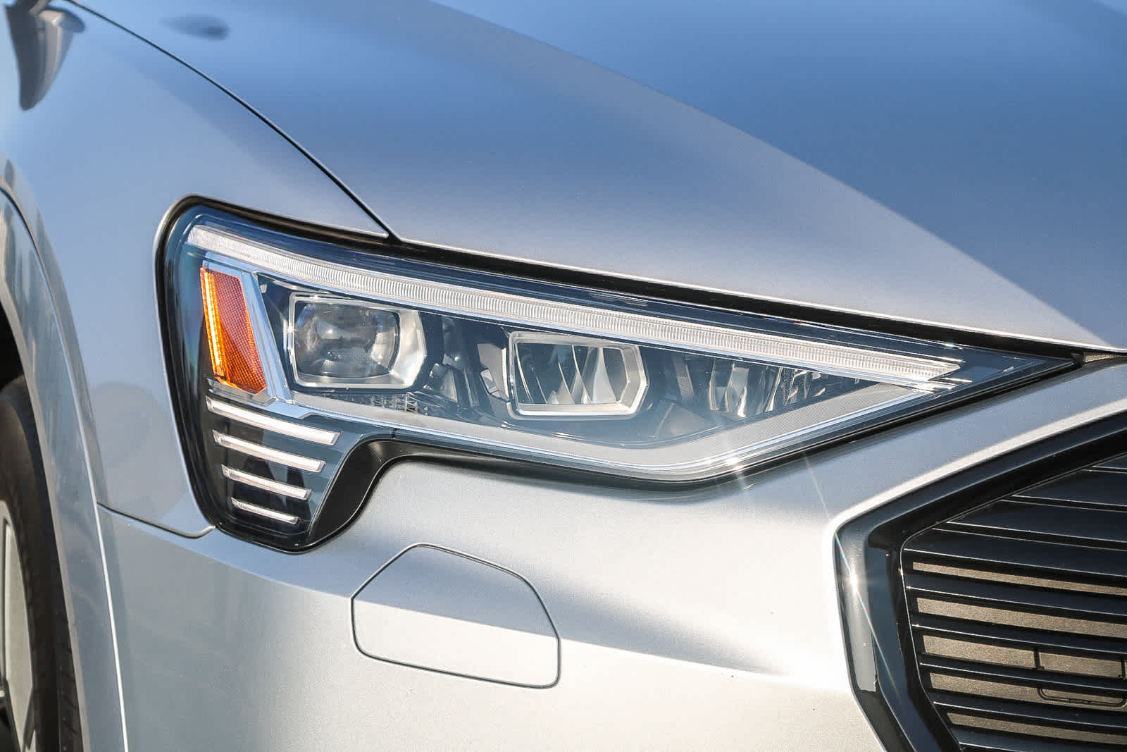 Thumbnail: 2022 Audi e-tron - 4