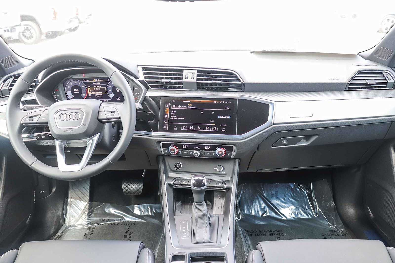 Thumbnail: 2025 Audi Q3 - 13