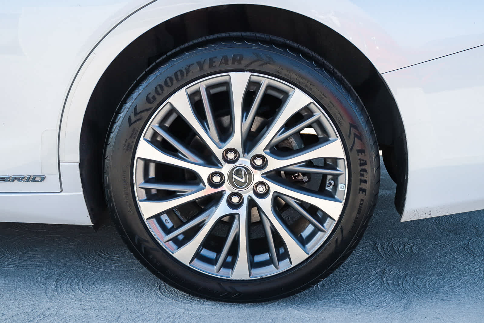 Thumbnail: 2021 Lexus ES - 12