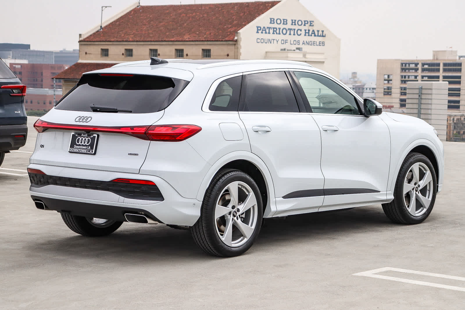 Thumbnail: 2025 Audi Q5 - 4