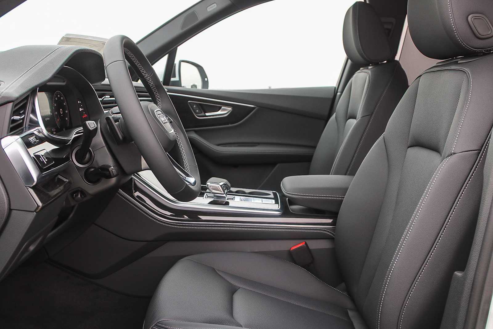 Thumbnail: 2025 Audi Q7 - 18