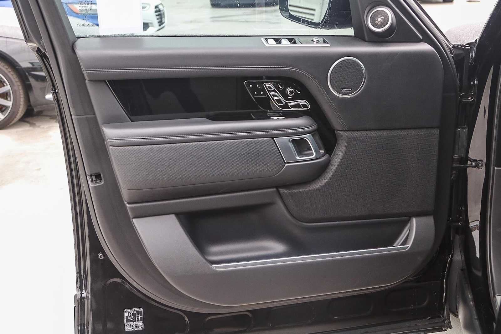 Thumbnail: 2021 Land Rover Range Rover - 25