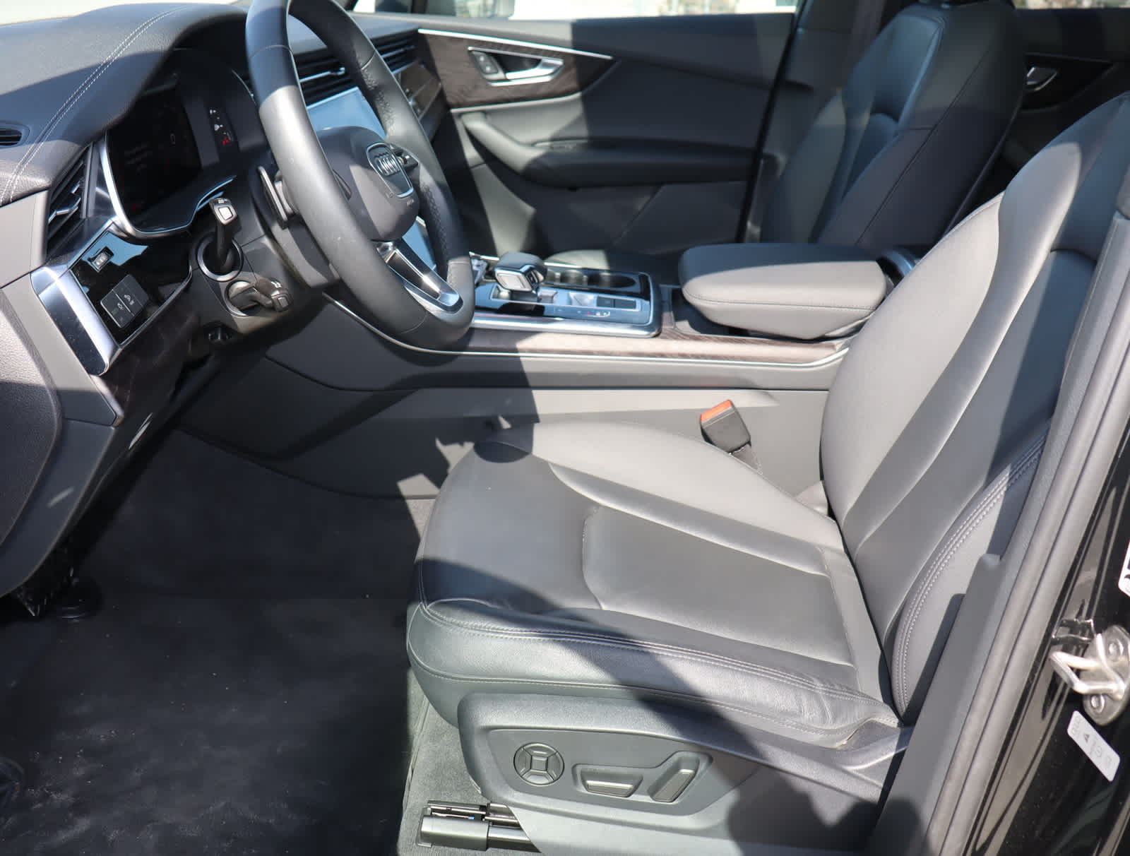 Thumbnail: 2023 Audi Q7 - 10