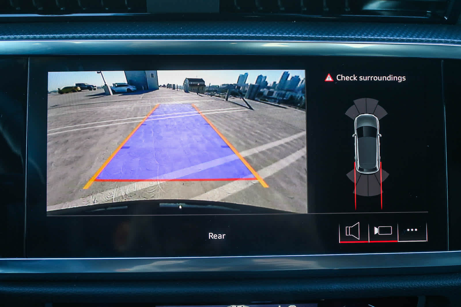 Thumbnail: 2025 Audi Q3 - 37