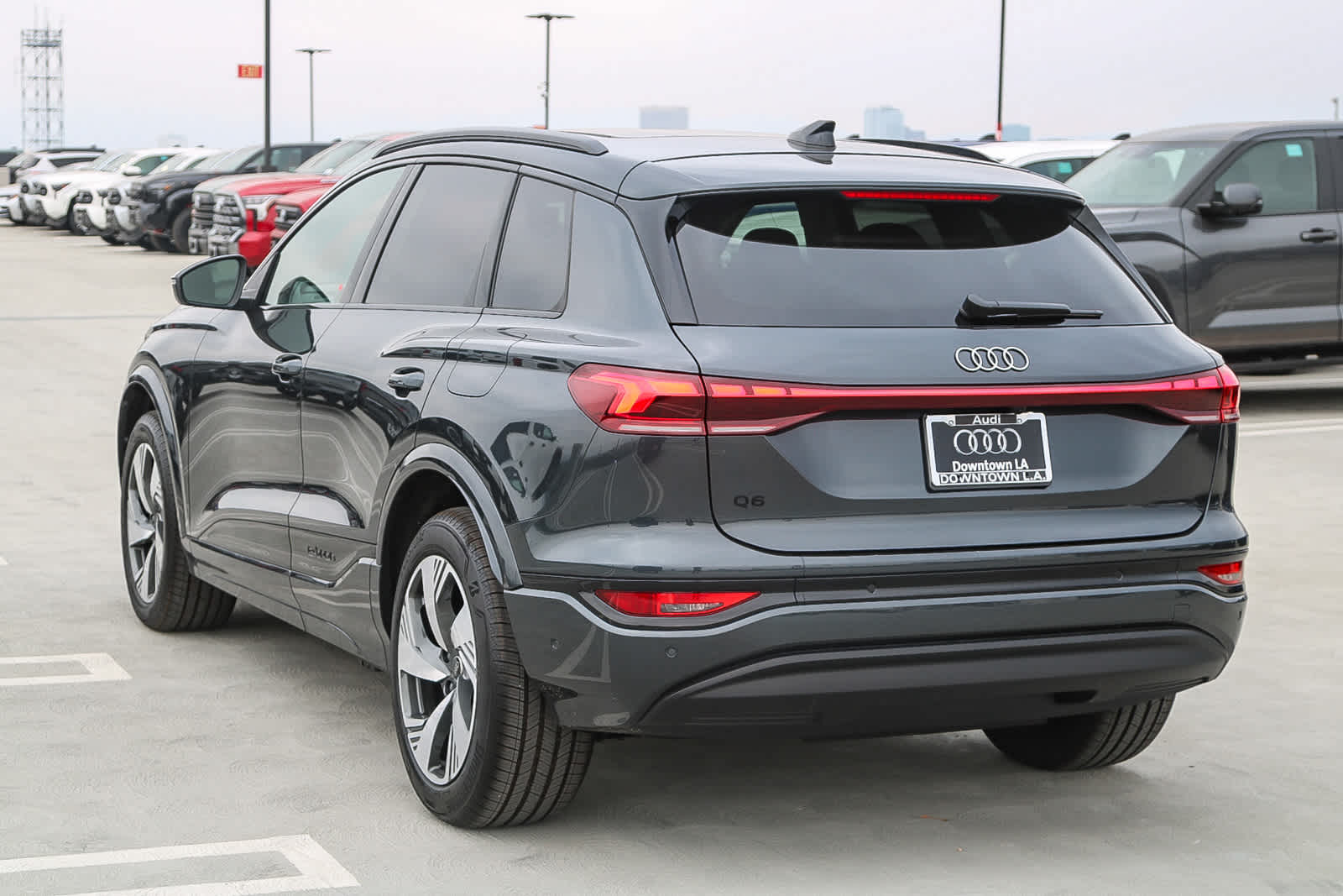 Thumbnail: 2025 Audi Q6 e-tron - 8