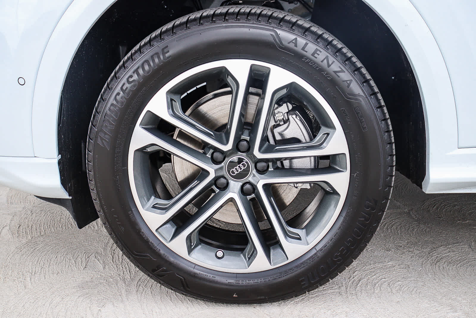 Thumbnail: 2025 Audi Q5 - 14