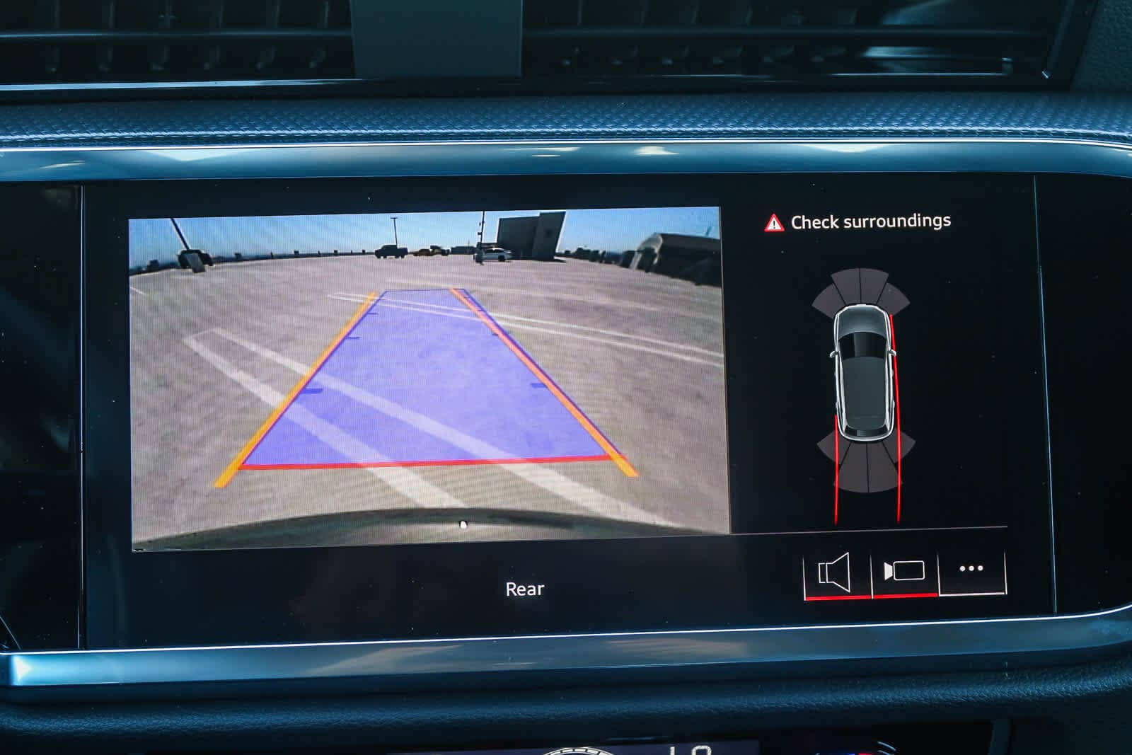 Thumbnail: 2025 Audi Q3 - 41